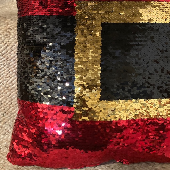 Red/Black/Green Reversible Sequins Pillow - Picture 3 of 9